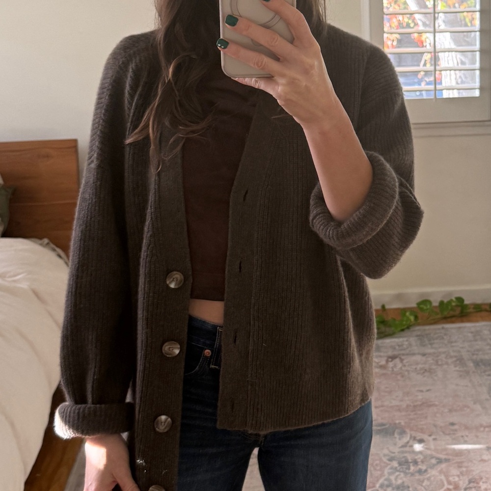 Quince Mongolian Cashmere Oversized Boyfriend Cardigan — Size S (Brown/Teak)